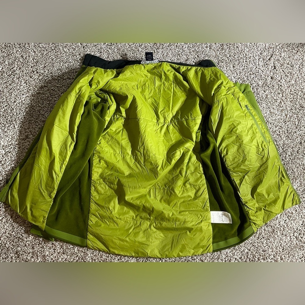 Arc'teryx Men's Green Performance Jacket - Picture 5 of 11